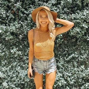 Meet your Posher, Avery